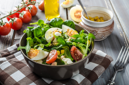 Rucola Salat mit Ei und Mozzarella