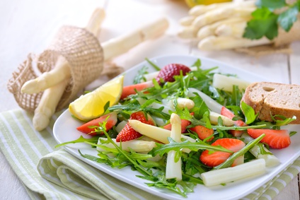 Spargel Erdbeeren Salat