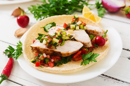 Hähnchen mit Avocado-Salsa