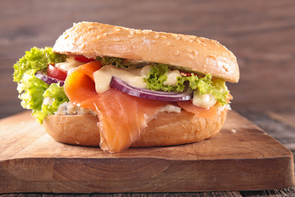 Lachs-Gurken-Sandwich